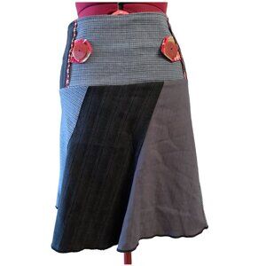 CREATION ENCORE - Black Gray A-line skirt red buttons Recycle material - Medium